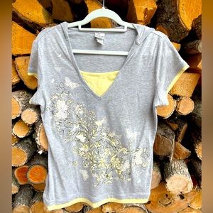 Cute short sleeve top with butterflies, sparkles and hood!